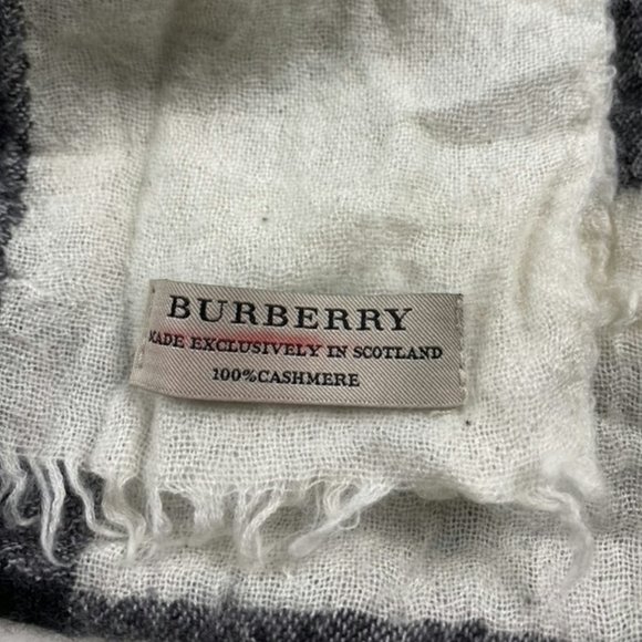 Burberry Cashmere Long Scarf - Picture 4 of 4